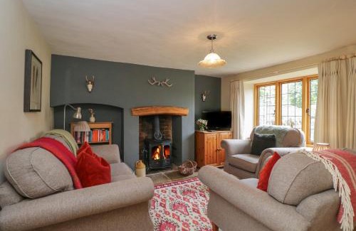 Whichford House | Horseshoe Cottage