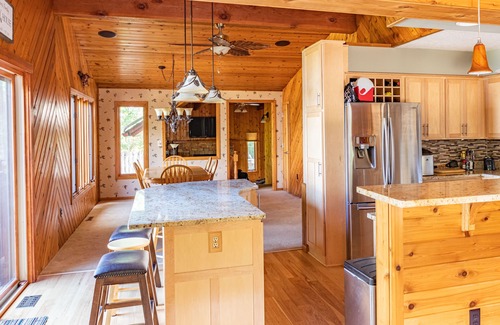 Merrifield Cabin | Horseshoe Lake Home with Sandy Shores & Stunning Sunsets with 200 feet shoreline
