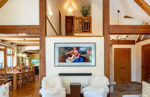 Upper Village Ski Chalet | Horstman Chalet 4914 Blackcomb Benchlands w/ Free Shuttle