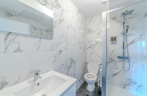 Roanne Apartment | Hortensia Roanne centre-ville - Parking & Clim