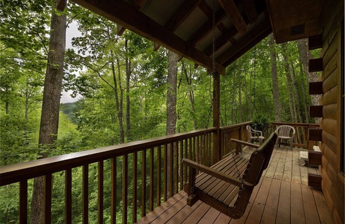 Bryson City Cabin | Horton House Smoky Mountain forest Log Cabin