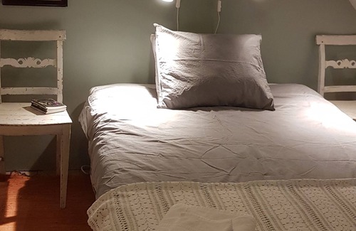 Storlinge Bed & Breakfast | Horvan Bokkafé & Bed & Breakfast