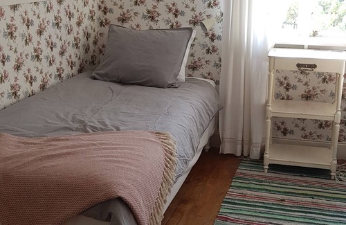 Storlinge Bed & Breakfast | Horvan Bokkafé & Bed & Breakfast