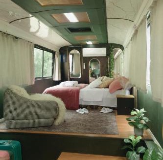 Arace Other | Hospedagem Ônibus Gold em Pedra Azul