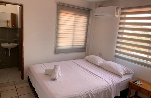 Ballenita House | Hospedaje Vacacional La Pirámide