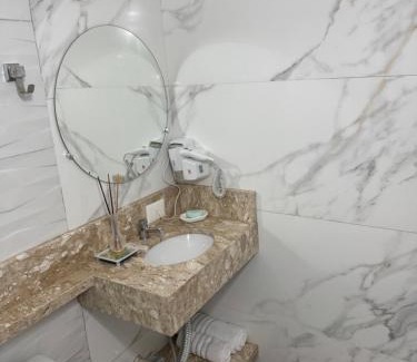 Treze Tilias House | Hospedaria da Salete
