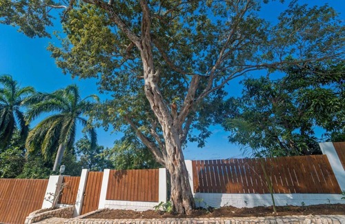 Montego Bay Villa | Hospitality Expert EDEN: View, Pool, Beach & Chef