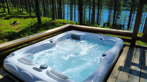 Kitula Apartment | Hossaville Luxe Lake Cabin