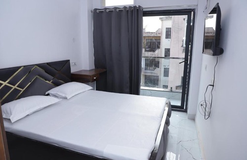 New Delhi House | Host Inn