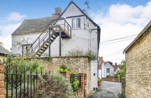 Melksham Apartment | Host Stay Apartment 4 Church Walk