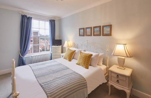 West Cliff House | Host & Stay - Austen House