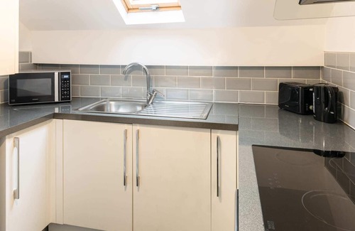 Chadderton House | Host & Stay | Broadway