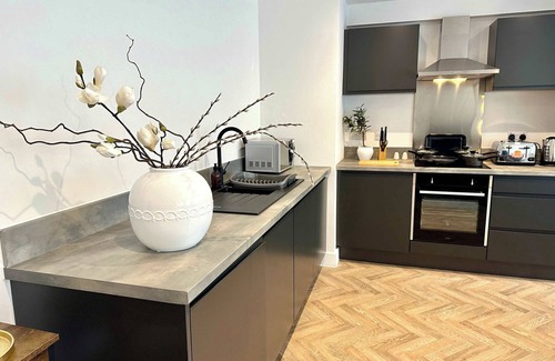 Waterloo Apartment | Host & Stay | Copper Box