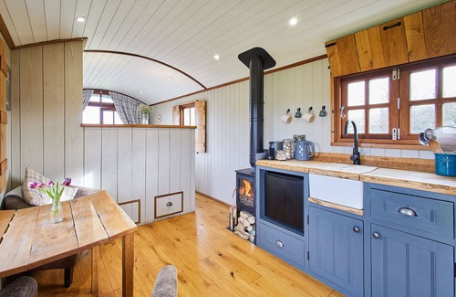 Bronllys Ski Chalet | Host & Stay | Dafad Du