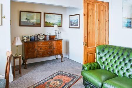 Innellan Apartment | Host & Stay - Freshwater River View