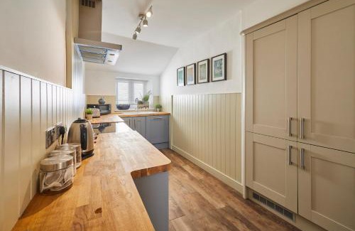 Richmond House | Host & Stay - Lily's Cottage