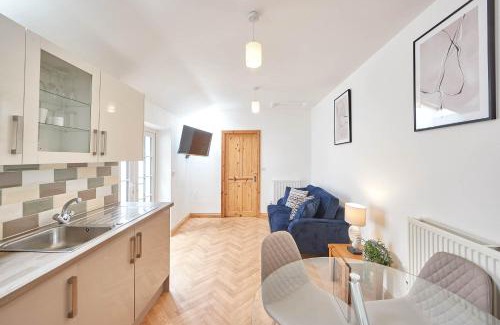 West Cliff House | Host & Stay - Little Treasure