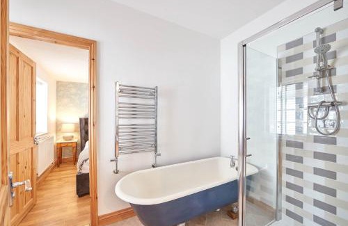 West Cliff House | Host & Stay - Little Treasure
