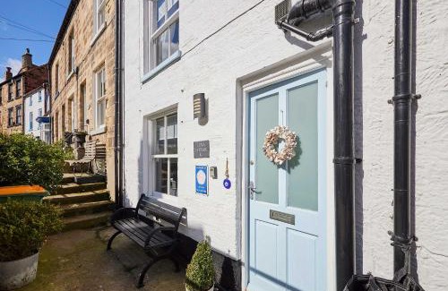 Staithes House | Host & Stay - Luna Cottage