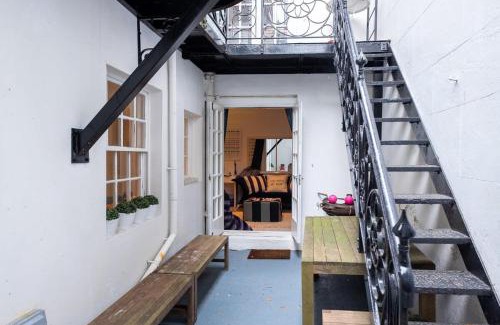 Montpelier Apartment | Host & Stay - Montpelier Colours