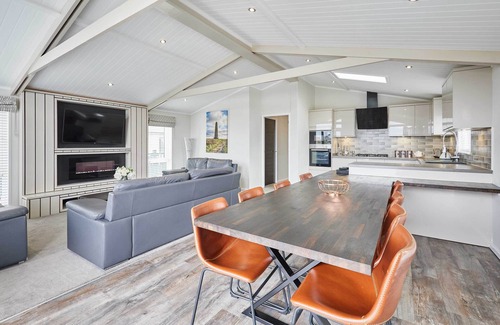 Carlton-in-Cleveland Ski Chalet | Host & Stay | Newport Bridge Lodge