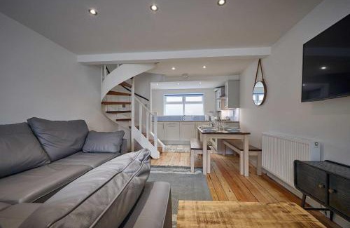 West Cliff House | Host & Stay - Oasis Cottage