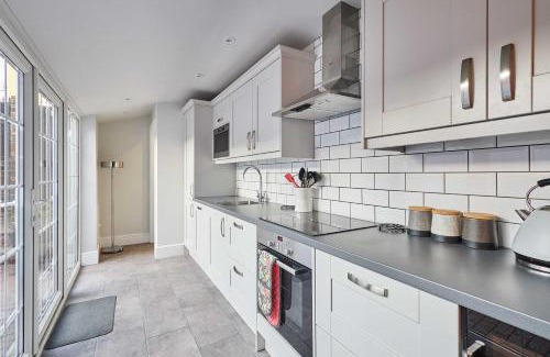 Whitby House | Host & Stay - Park Terrace