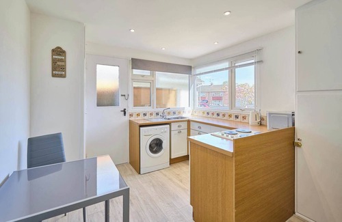 Thetford House | Host & Stay | Park View