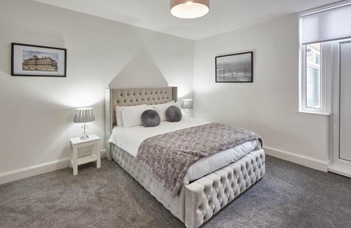 Saltburn-by-the-Sea Apartment | Host & Stay - Pete's Retreat
