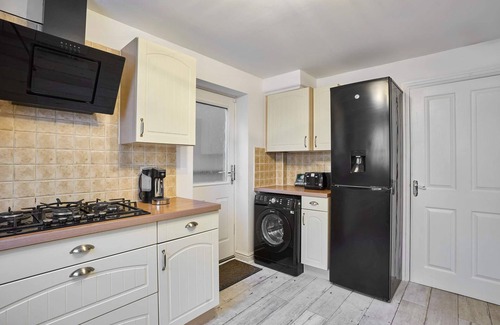 Launceston House | Host Stay Snowdrop Crescent I