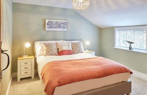 Whitby House | Host & Stay - Spring Cottage