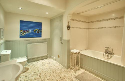 Saltburn-by-the-Sea Apartment | Host & Stay - The Observatory