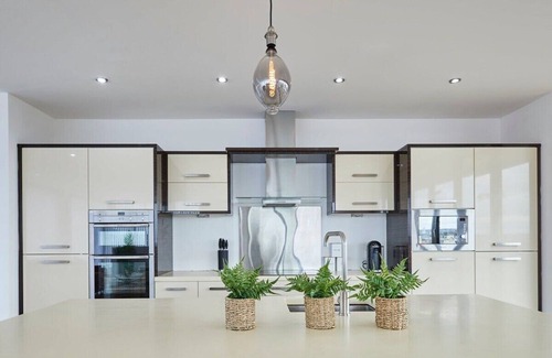 Hope Street Apartment | Host & Stay | The Knight Street Penthouse I