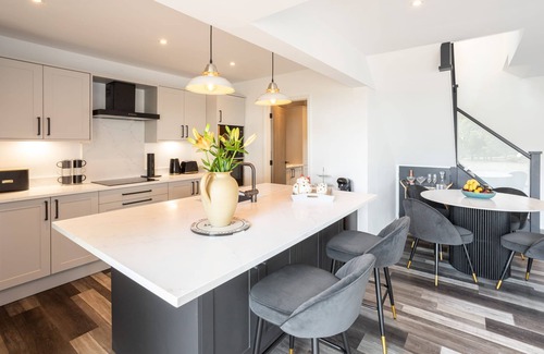Radbourne House | Host Stay The Stable