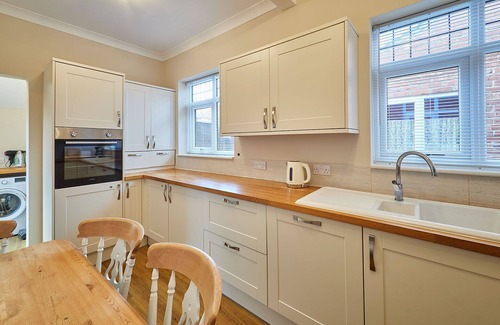 Redcar House | Host & Stay | Wardman Crescent