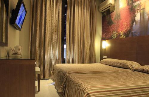 Literary Quarter House | Hostal Atocha Almudena Martín