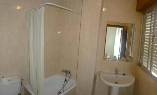 Pesues House | Hostal Baviera