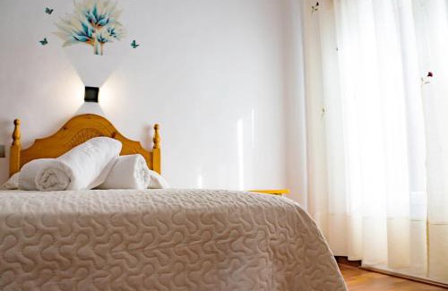 Baza House | HOSTAL CACHE