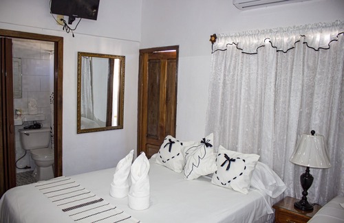 Cienfuegos House | Hostal Carlos y Odalis