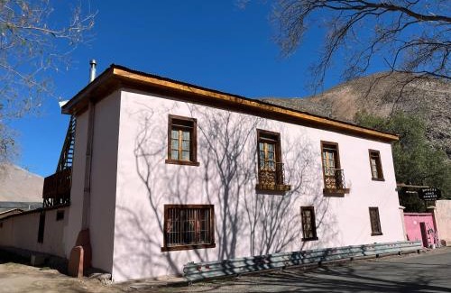 Vicuna House | Hostal Casa Rosada, Valle del Elqui