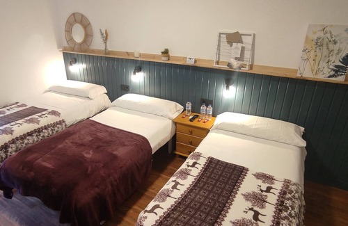 Villafranca del Bierzo Hostel | Hostal Cruce