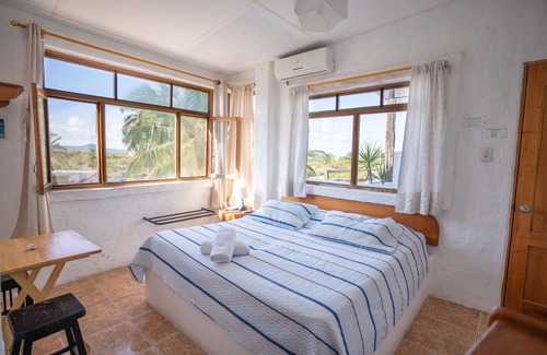 Puerto Villamil Hostel | Hostal Galapagos by Bar de Beto