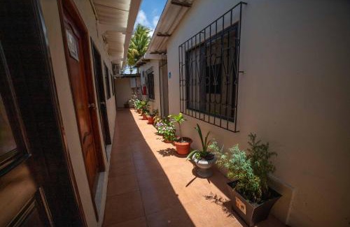 Puerto Villamil House | Hostal Gladismar