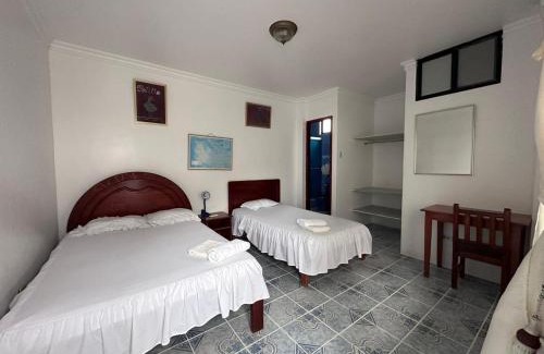 Puerto Villamil House | Hostal Insular