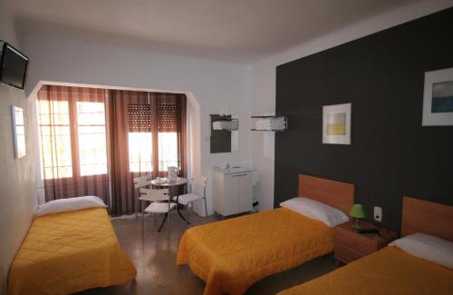 Portbou House | Hostal Juventus