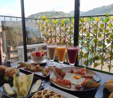 Centro Historico House | Hostal La Casa Toleña Quito - Ecuador