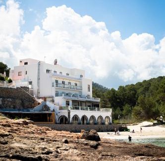 Portinatx Hotel | Hostal La Cigüeña