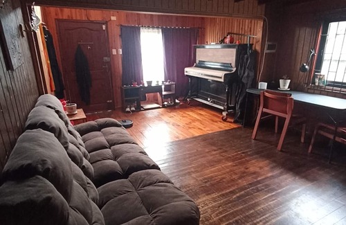 Valdivia House | Hostal Lila, Casa Entera por 8+ Con Jardin y Estacionamiento