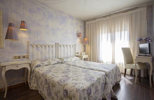 Ocenilla Hotel | Hostal Los Canteros