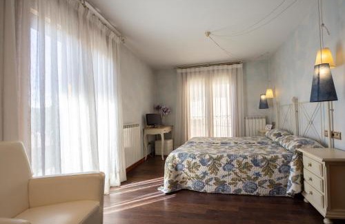 Ocenilla Hotel | Hostal Los Canteros